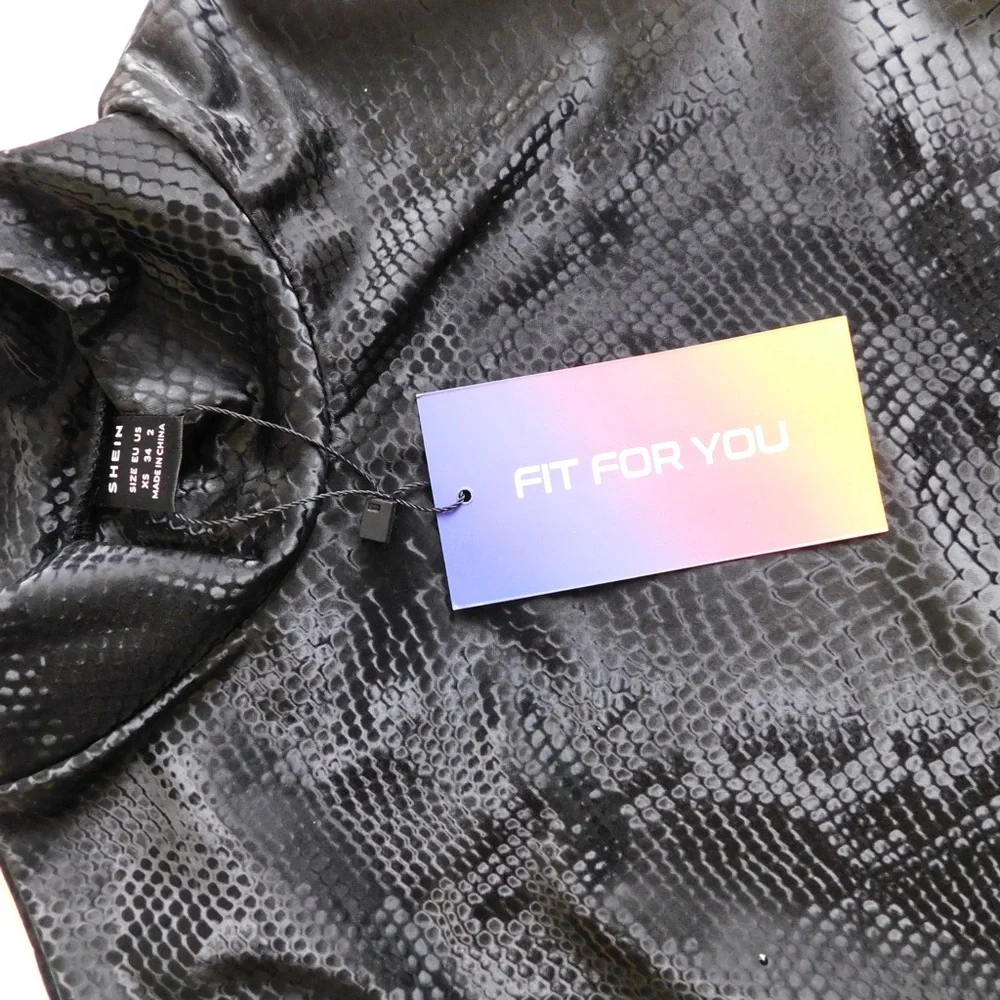 Fitted Snake Print Top (Xsmall) - Picture 8 of 10